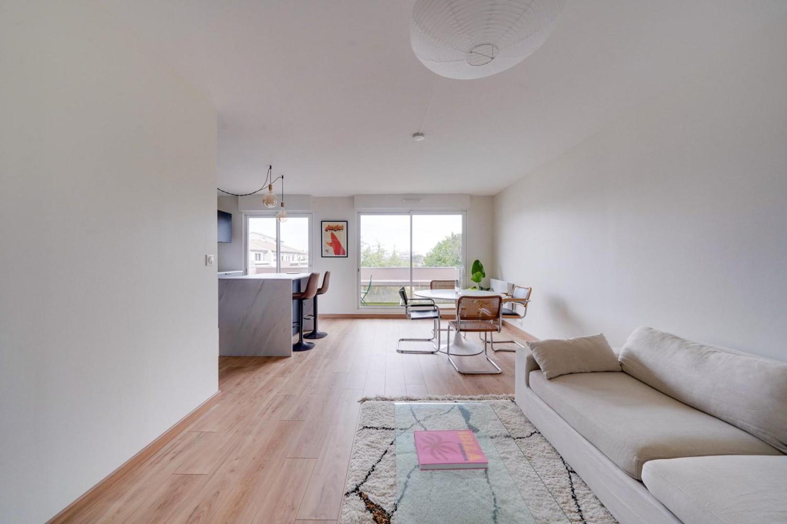 Nice Apartment With Balcony St Genes And Parking Bordeaux Exterior photo
